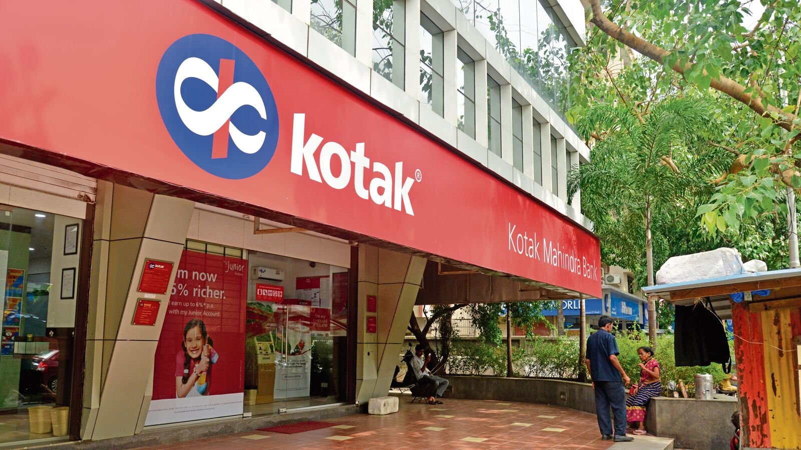 Kotak Mahindra Bank’s joint MD Manian steps down after 29-year stint